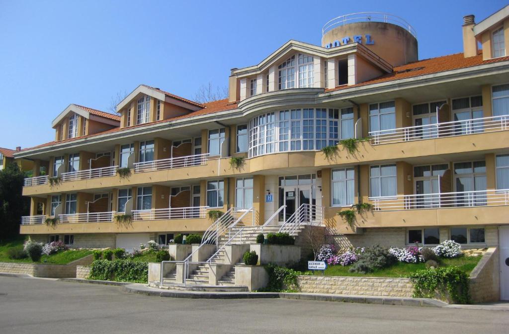Отель Residencia Miramar Сан-Висенте-де-ла-Баркера Экстерьер фото